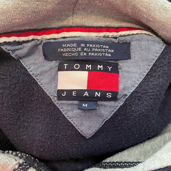 Vintage Tommy Hilfiger Hooded Sweatshirt - Picture 4 of 5